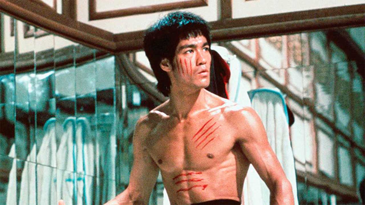 La vida del actor y maestro de artes marciales Bruce Lee, el “dragón” de las artes marciales