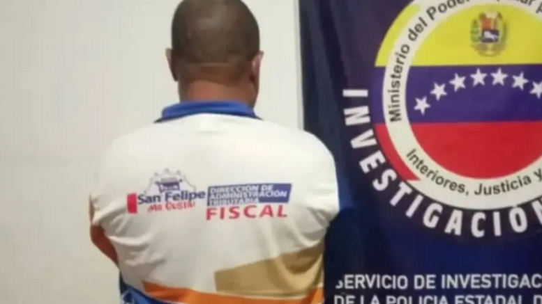 Pitbull ataca a un perro intruso y el dueño es arrestado