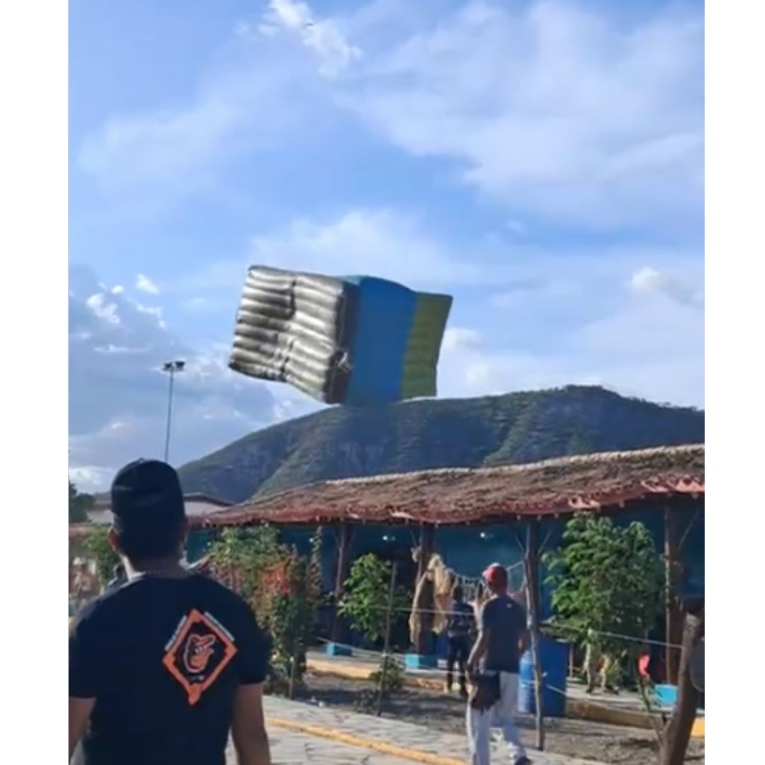 Inflable salió volando en las Ferias de Tintorero: Por suerte sin niños