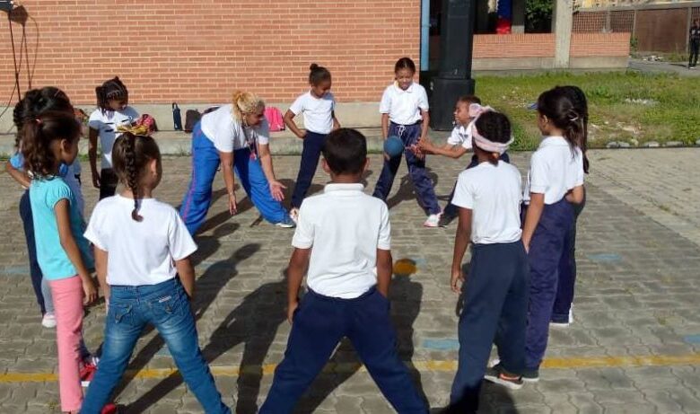 Sonrisas que iluminan las aulas: Regreso a clases en Macuto, La Guaira