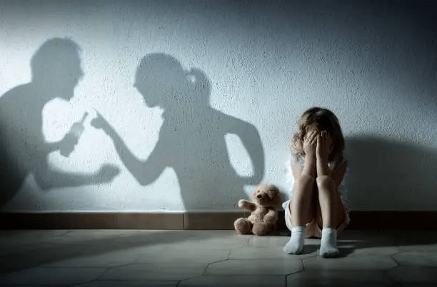 Indignación en Barquisimeto: Denuncian maltrato a niña de 3 años por parte de su padrastro
